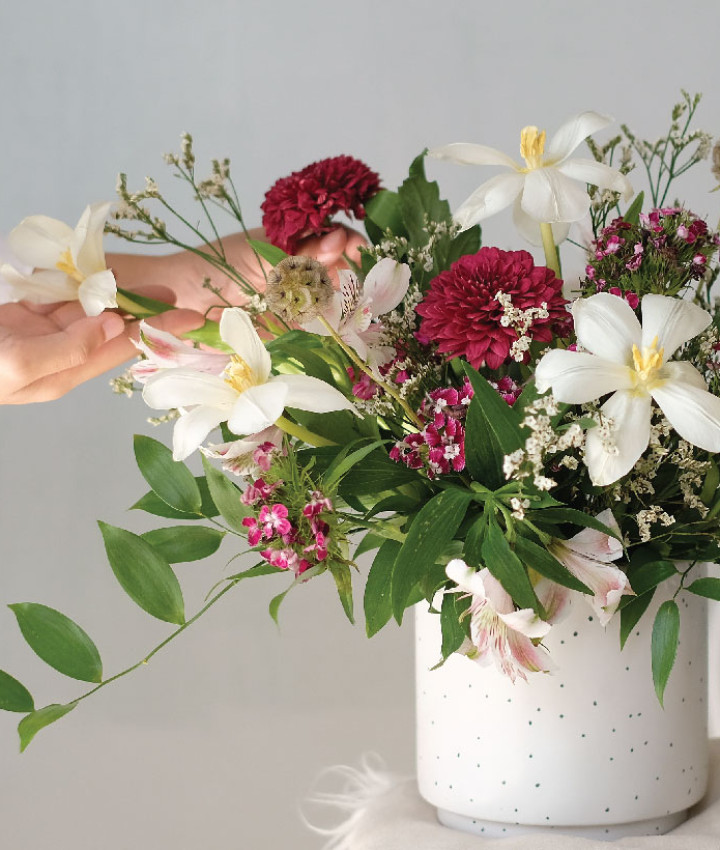 TABLE FLOWER